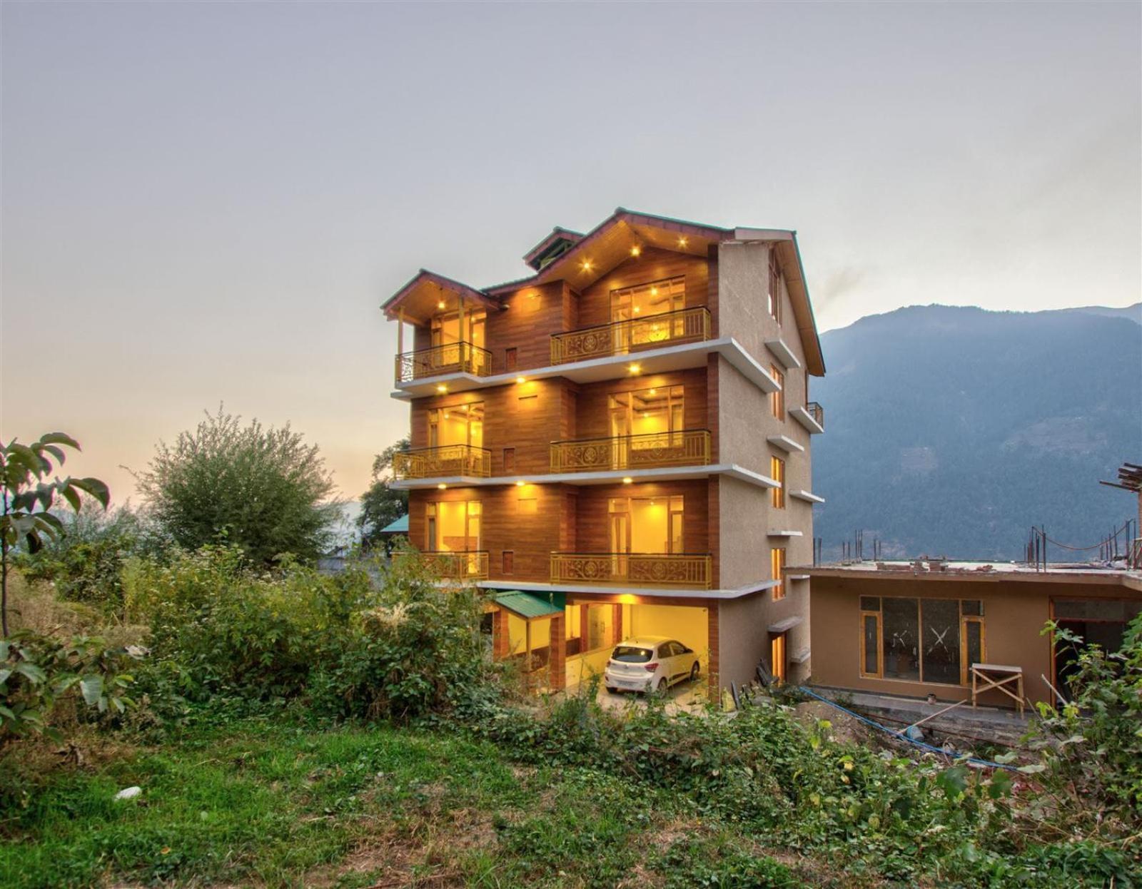 Hotel Golden Peak 3*